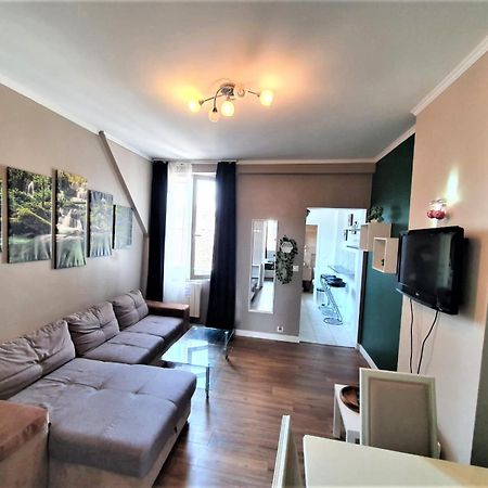 Appartement refait par architecte. Proche de la gare et le centre de Reims Extérieur photo